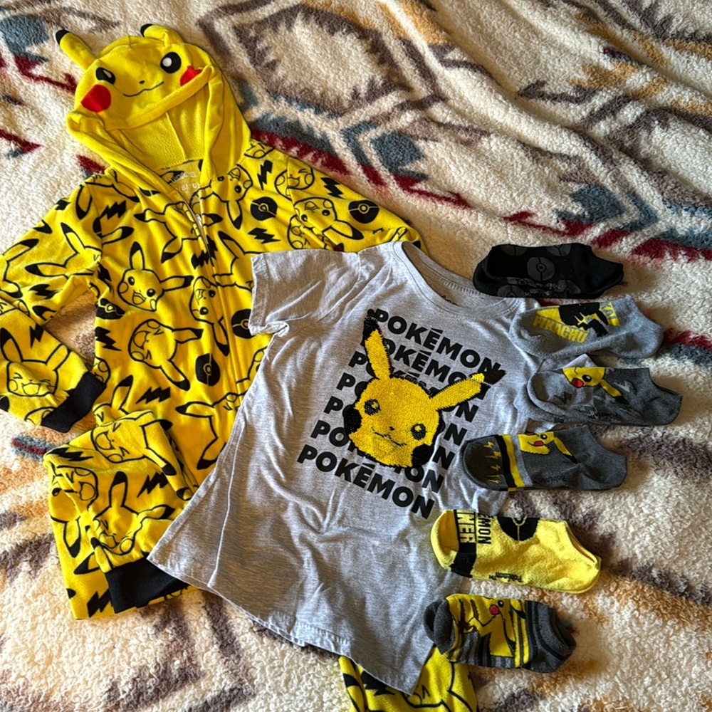Pokémon bundle. Onesie, T-shirt, socks.
